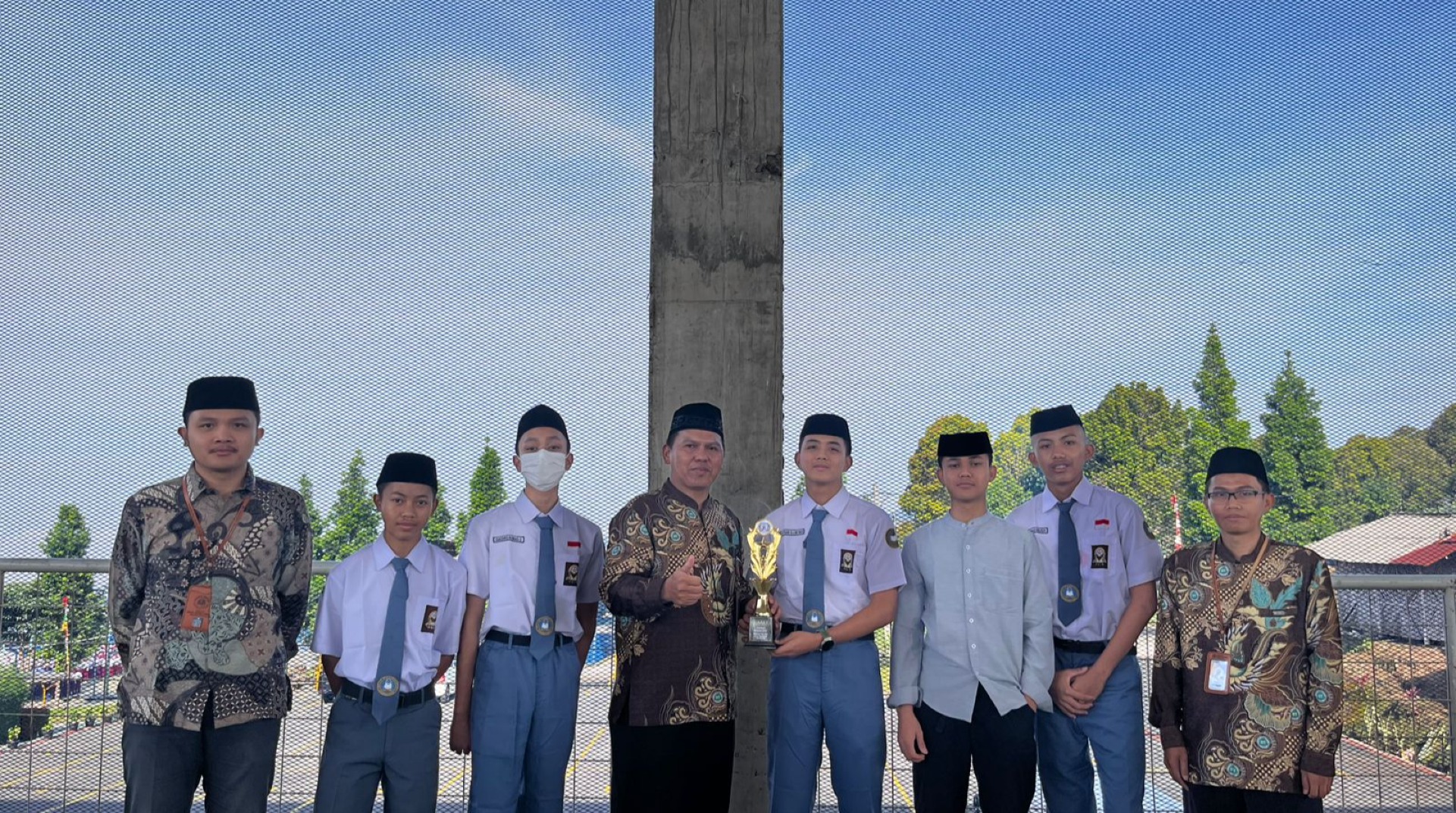 Barakallah! Santri Binaan DT Peduli Bandung Raih Juara 1 dalam Ajang Pentas PAI SMK Tingkat Kota Bandung