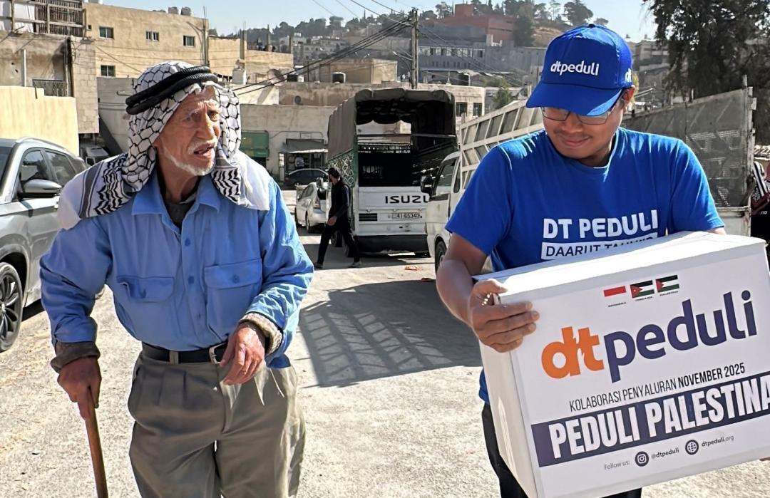 Ketika Bantuan 300 Paket Sembako Jadi Harapan Pengungsi Palestina 