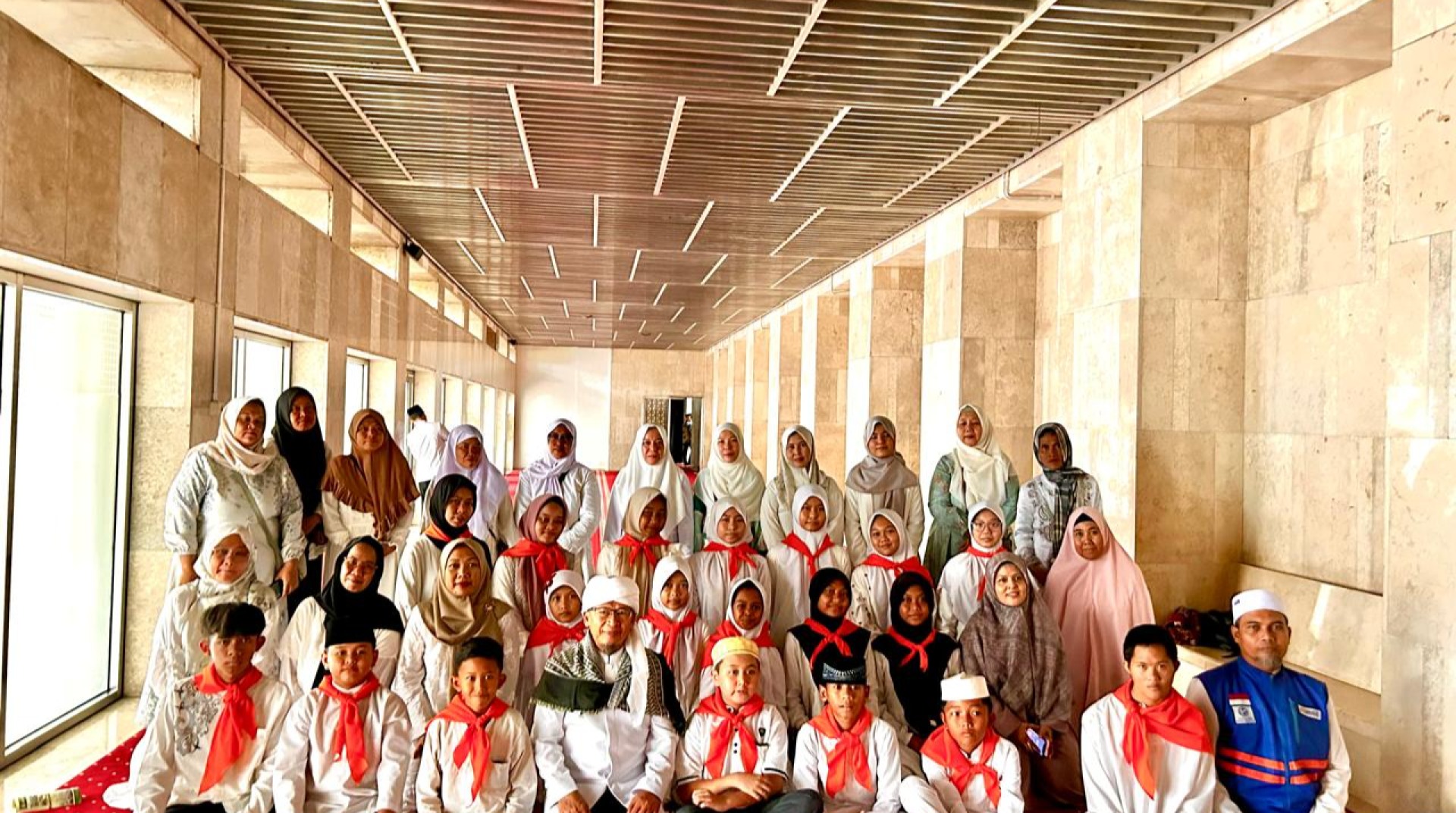 Wujudkan Program Peduli Yatim, DT Peduli Depok Ajak Anak Yatim Belajar dan Berbelanja