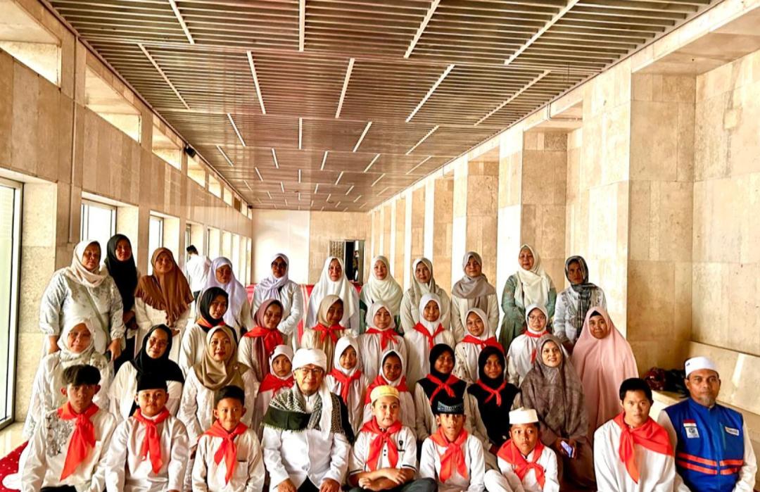 Wujudkan Program Peduli Yatim, DT Peduli Depok Ajak Anak Yatim Belajar dan Berbelanja