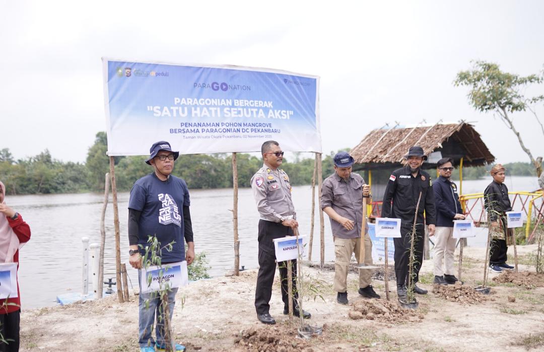 ParagonCorp dan DT Peduli Riau Kolaborasi Tanam 1.000 Pohon Mangrove di Taman Wisata Okura