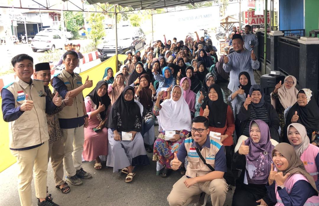 Bagikan Cahaya dan Kebahagiaan, YBM PLN Bengkulu dan DT Peduli Lubuklinggau Salurkan Beasiswa, Sembako, Nutrisi, dan Listrik Gratis 