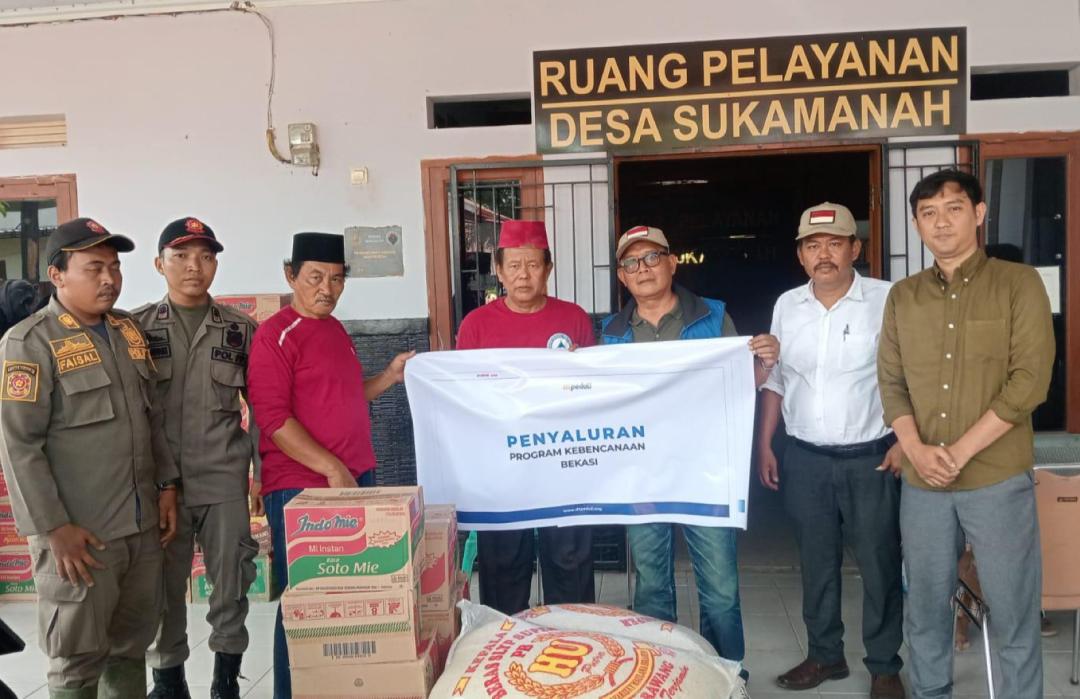 DT Peduli Bekasi Salurkan Bantuan Darurat Banjir untuk Warga Desa Sukamanah Bekasi