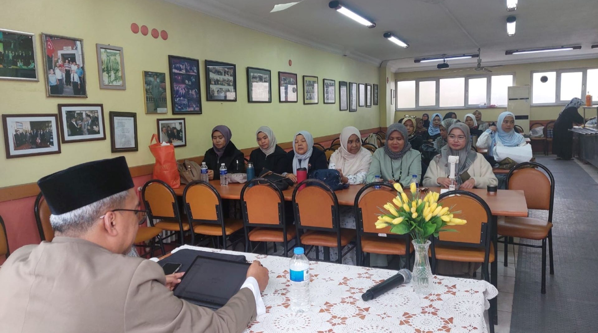 Hadapi Tantangan Muamalah Digital, MT Annisa Istanbul Bersama DT Peduli Gelar Kajian Hutang Piutang dan Transaksi Modern 