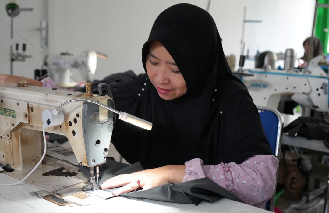 Menjahit Harapan di Rumah Karya 