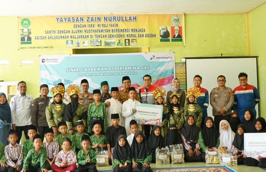 Pertamina Gas dan DT Peduli Riau Berkolaborasi Menyalurkan Santunan Yatim dan Bantuan Air Bersih untuk Pesantren Zain Nurullah