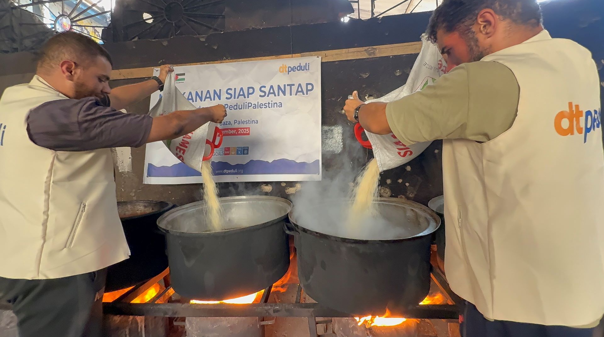 Dapur Harapan di Tengah Puing Gaza  