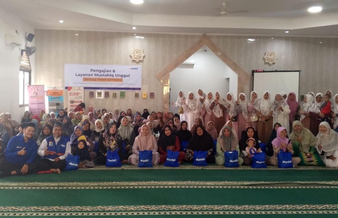 Sinergi Kebaikan, DT Peduli Depok Bersama MT Tadzkia Syifa Salurkan 100 Paket Sembako dan Gelar Cek Kesehatan Gratis di Kalimulya 