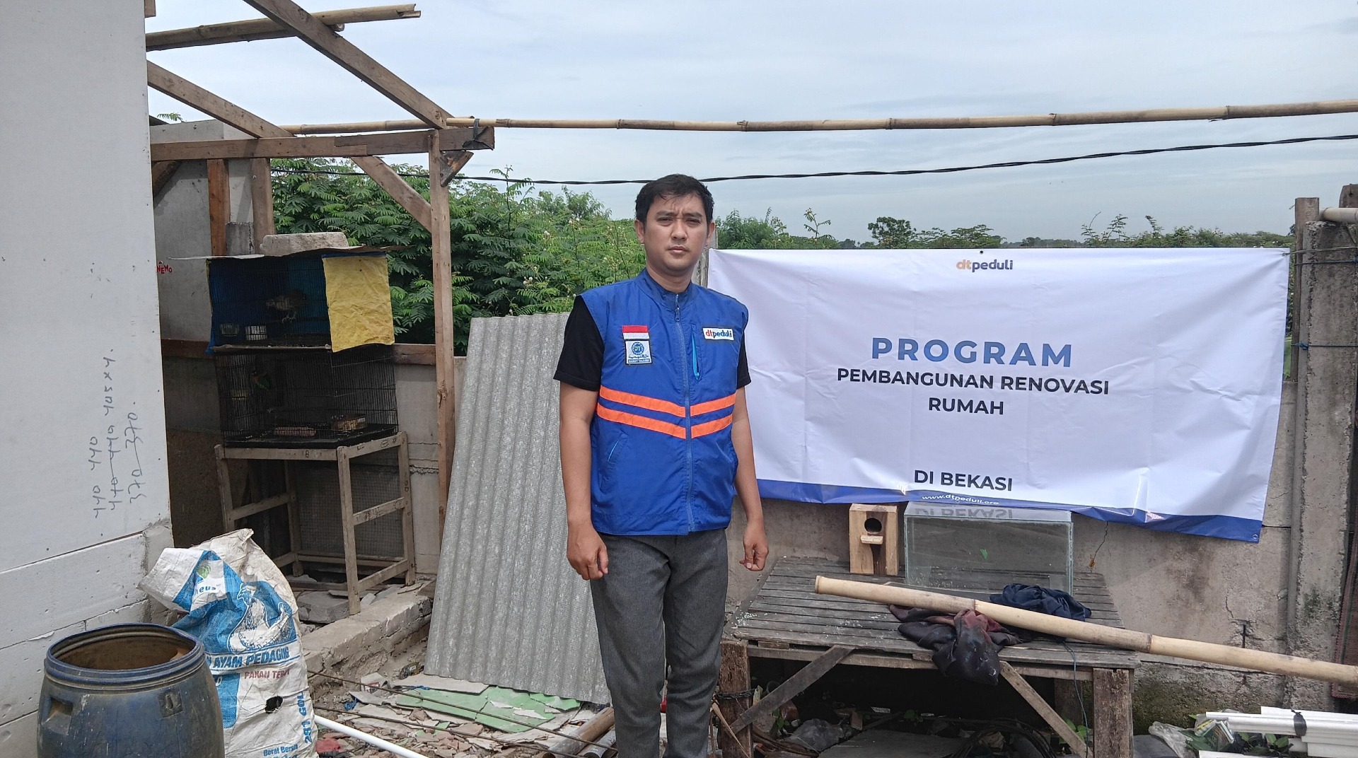 DT Peduli Bekasi Merenovasi Rumah Sahabat Yatim Piatu di Sukaringin