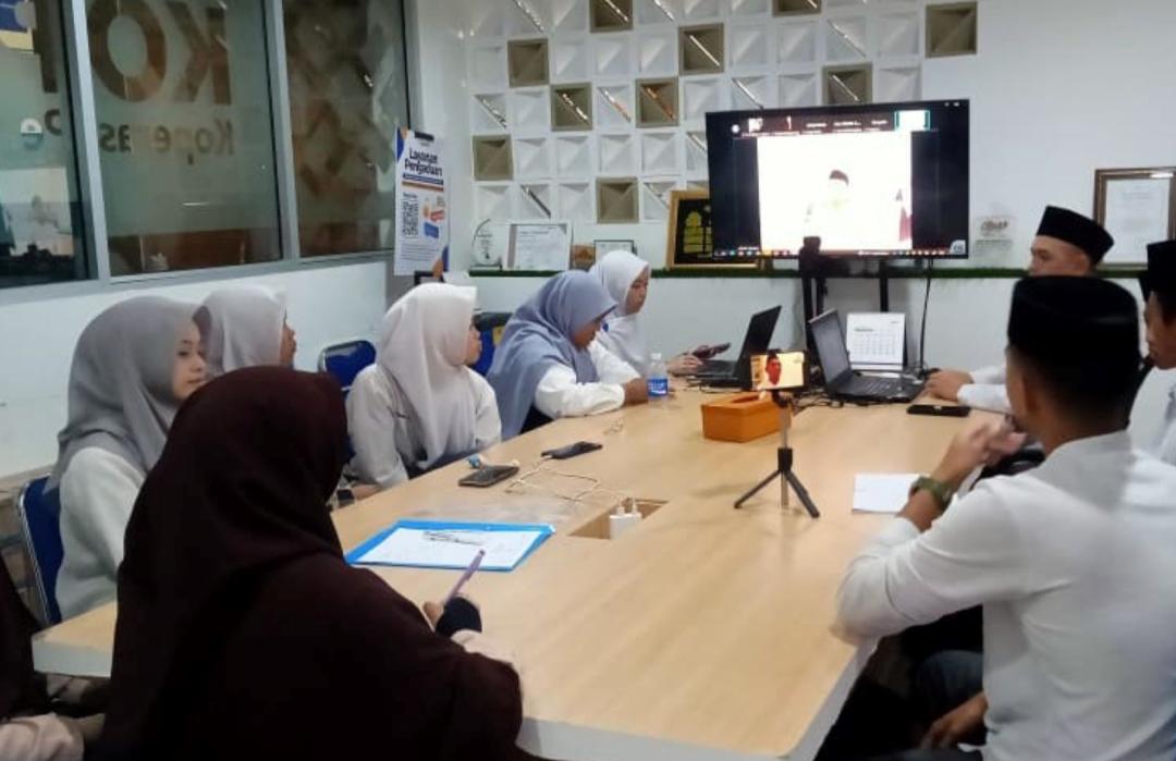 Dorong Generasi Unggul Berkarakter, DT Peduli Bandung Gelar Pembinaan Rutin untuk Penerima Beasiswa Pelajar 