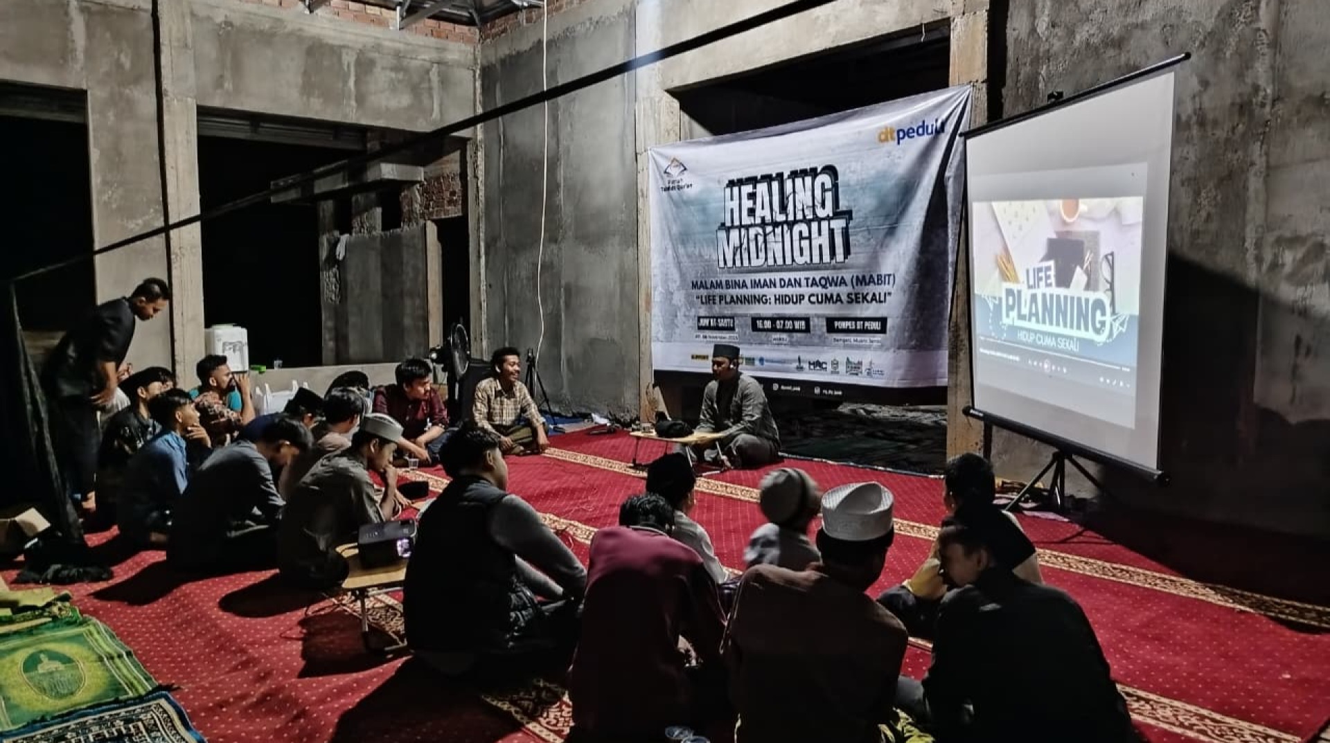 Healing Midnight: Mabit Santri RPY untuk Perkuat Ruhiyah dan Karakter