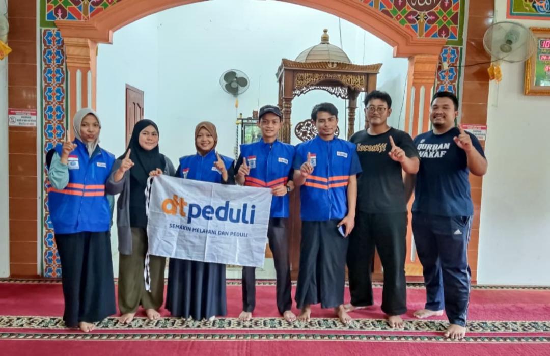 Santri Beasiswa Mahasiswa Lanjutkan Program Aku Cinta Masjid di Muaro Jambi