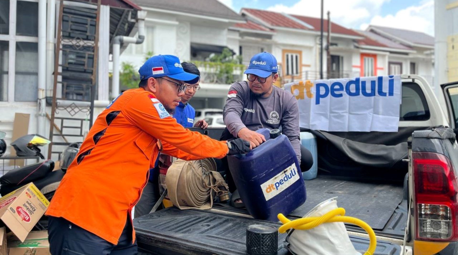 Tim DT Peduli Pusat Tiba di Medan, Siap Salurkan Bantuan untuk Warga Sumatera 