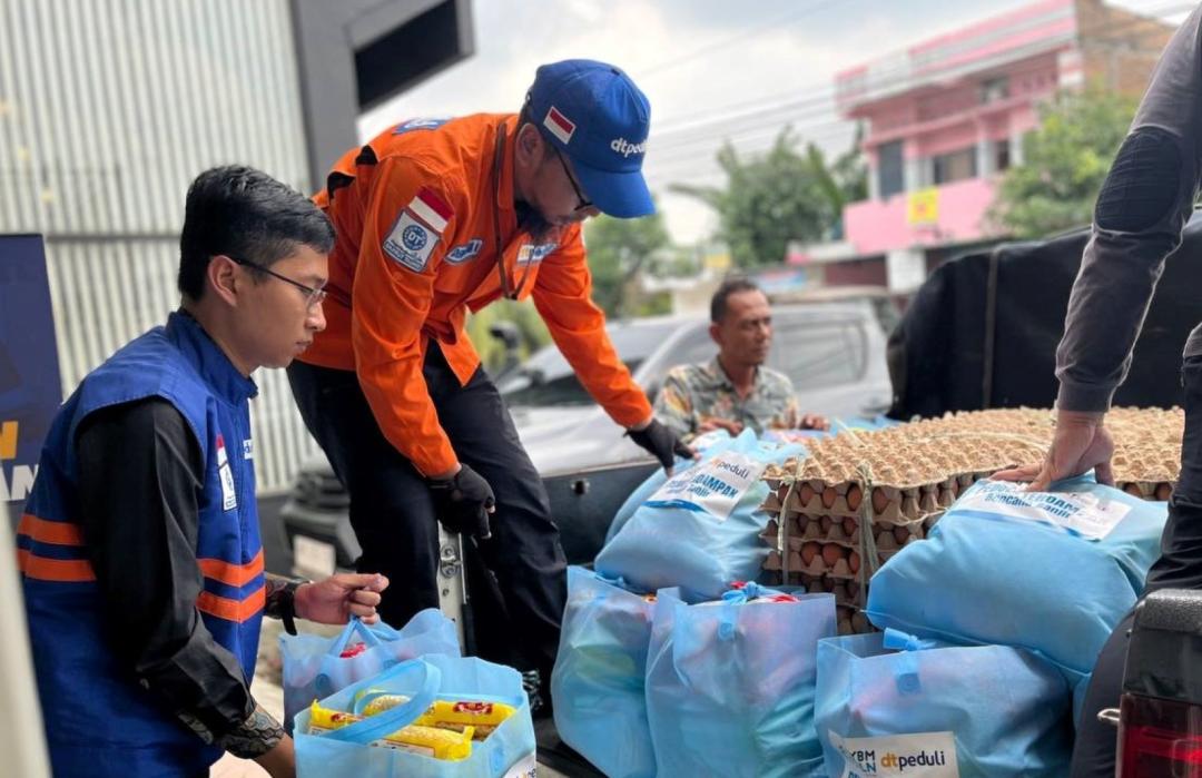 Bawa Bantuan Darurat, Empat Armada DT Peduli Tempuh 20 Jam Perjalanan Menuju Penyintas Banjir dan Longsor Sibolga 