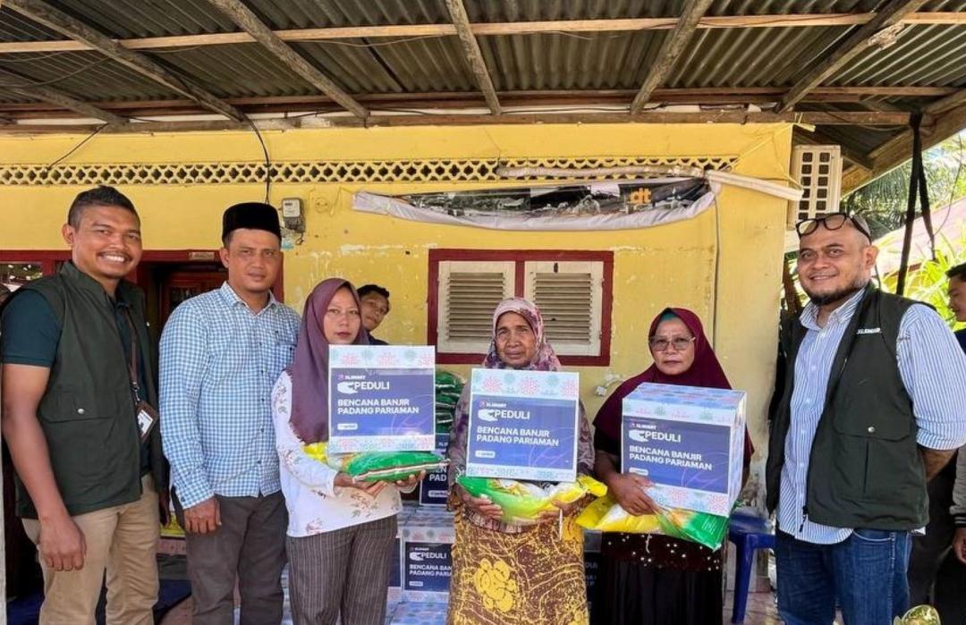 Akses Terputus 2 Hari, DT Peduli dan XL Smart Salurkan 76 Paket Sembako ke Warga Seulayat 