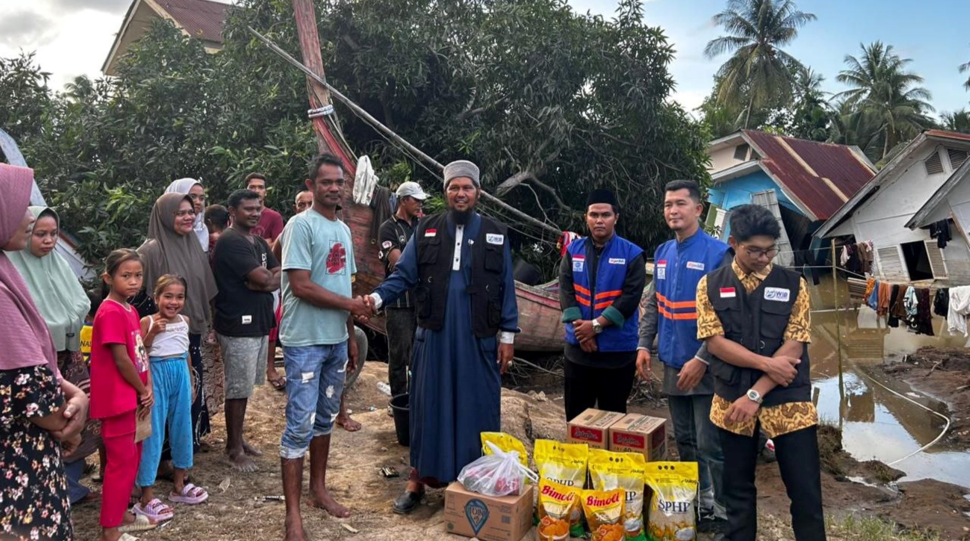 Hadapi Keterbatasan Logistik, DT Peduli Salurkan Bantuan Darurat untuk 518 KK Korban Banjir di Aceh Utara 