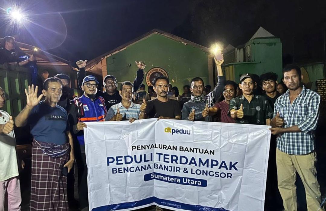 Bantuan Menembus Banjir Tanjung Pura, Haru Warnai Pertemuan Relawan dan Penyintas