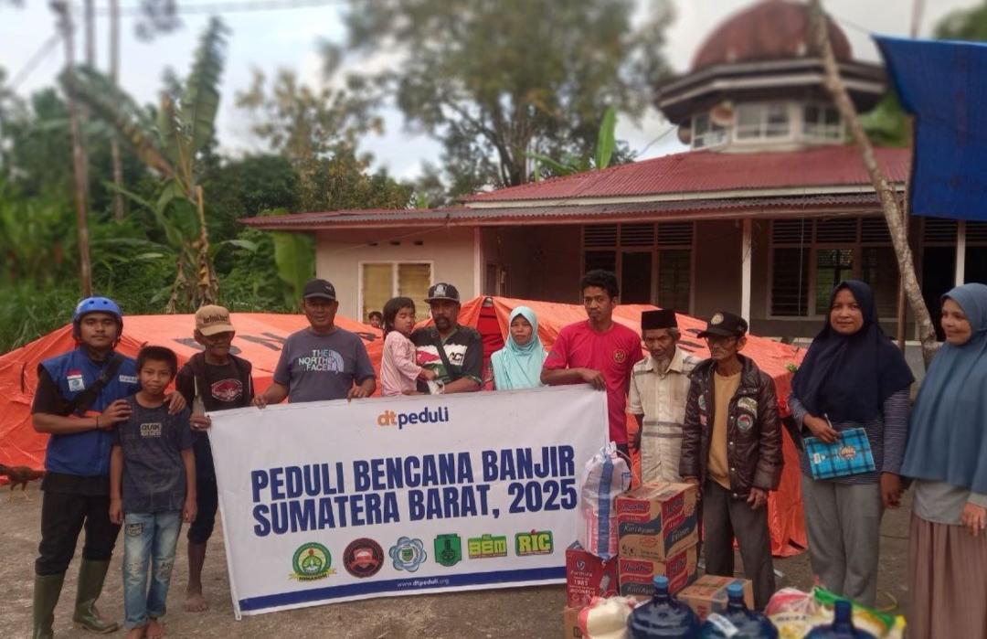 DT Peduli Sumbar Salurkan Bantuan Darurat untuk 793 Warga Terdampak di Agam 