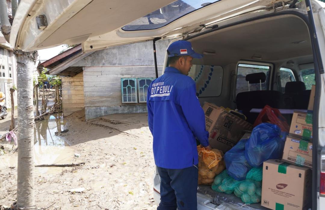 Pengungsi Terlalu Sering Konsumsi Mi Instan, DT Peduli Hadirkan Menu Sayur Mayur
