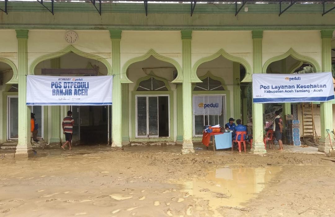 Akses Sulit dan Lumpur Tebal, DT Peduli Dirikan Pos Tangguh dan Layani Warga di Aceh Tamiang 