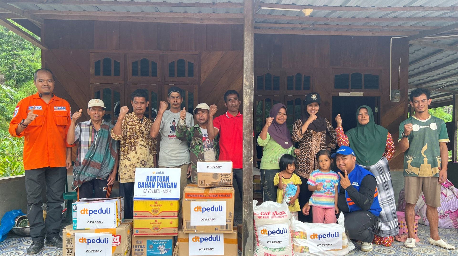 DT Peduli Salurkan Paket Sembako dan Hygiene Kit untuk 250 KK Korban Bencana di Gayo Lues 
