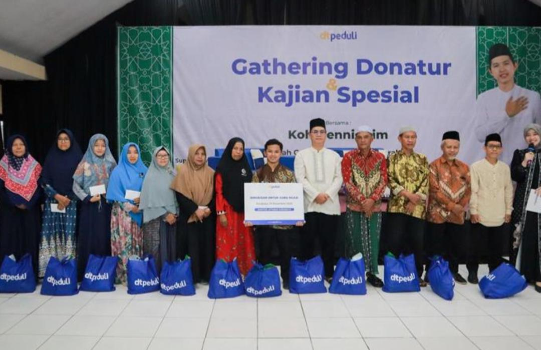 DT Peduli Salurkan Bingkisan dan Beasiswa Qurani untuk Guru Ngaji dan Santri RTQ di Surabaya
