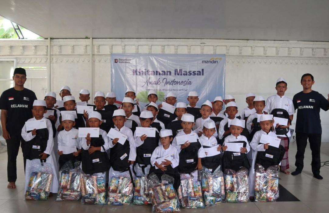 DT Peduli Lampung dan MAI Foundation Khitan 31 Anak Yatim Dhuafa, Termasuk Remaja Mualaf Usia 15 Tahun 