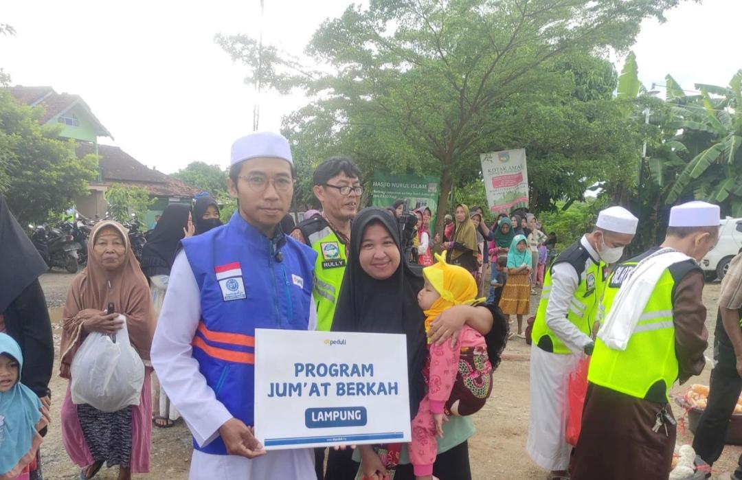 Tak Sekadar Bagi Sayuran Gratis, DT Peduli dan Masjid Nurul Islam Bekali Ibu-Ibu Ilmu Keislaman di Jumat Berkah 