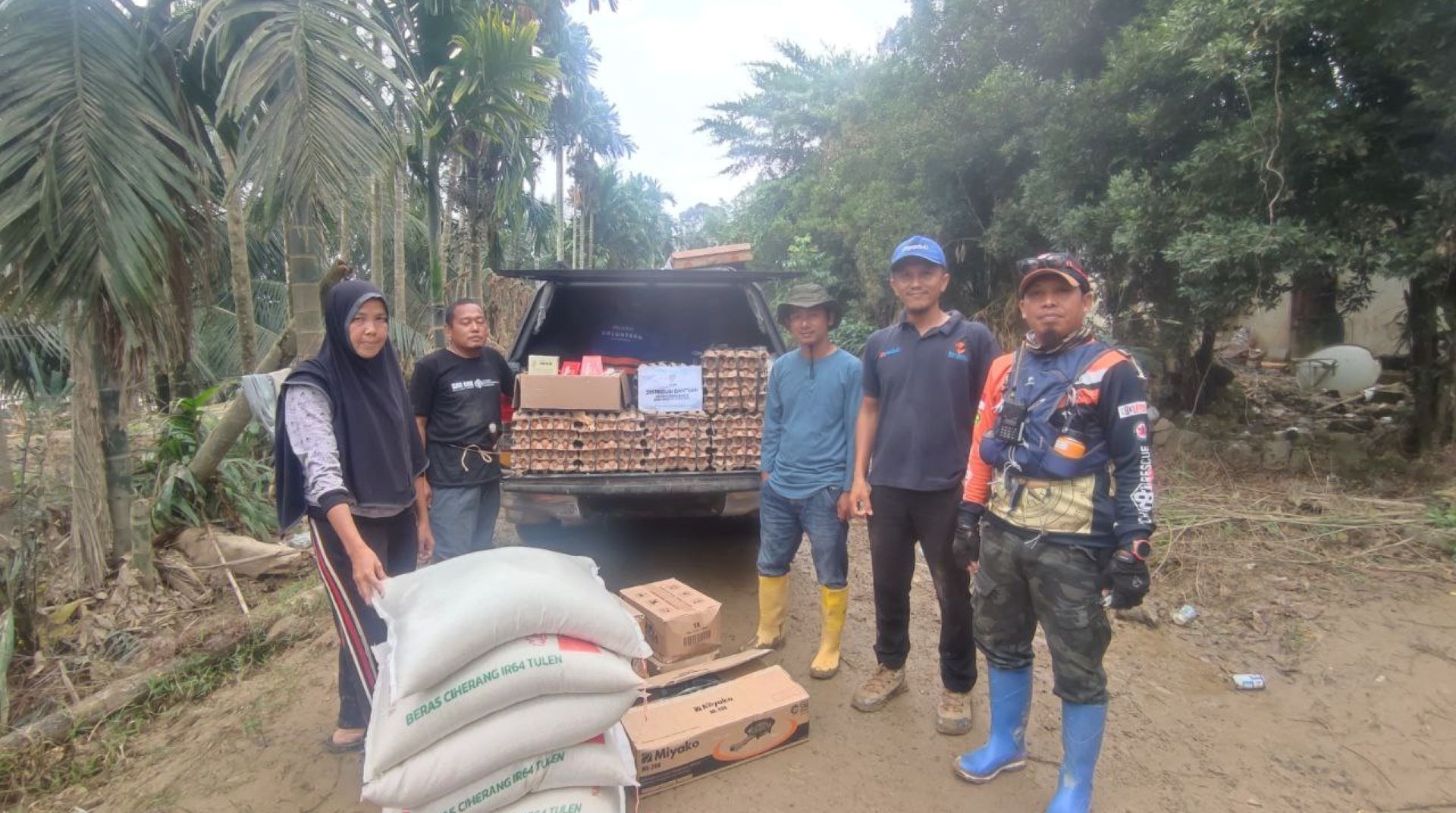 Ringankan Beban Warga Aceh Tamiang, DT Peduli Salurkan Sembako hingga Layanan Kesehatan di Desa Lubuk Sidup dan Bandar Mahligai