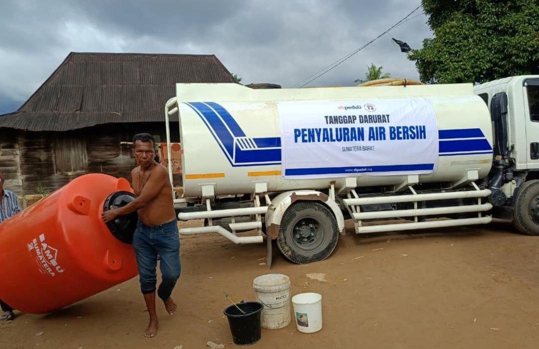 DT Peduli Salurkan Bantuan Tahap Kedua bagi Warga Terdampak Banjir Bandang di Gurun Laweh, Kota Padang 