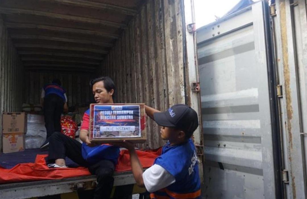 FOZ Jatim Kirim 103 Ton Bantuan untuk Korban Banjir Sumatera, DT Peduli Ambil Peran Strategis 
