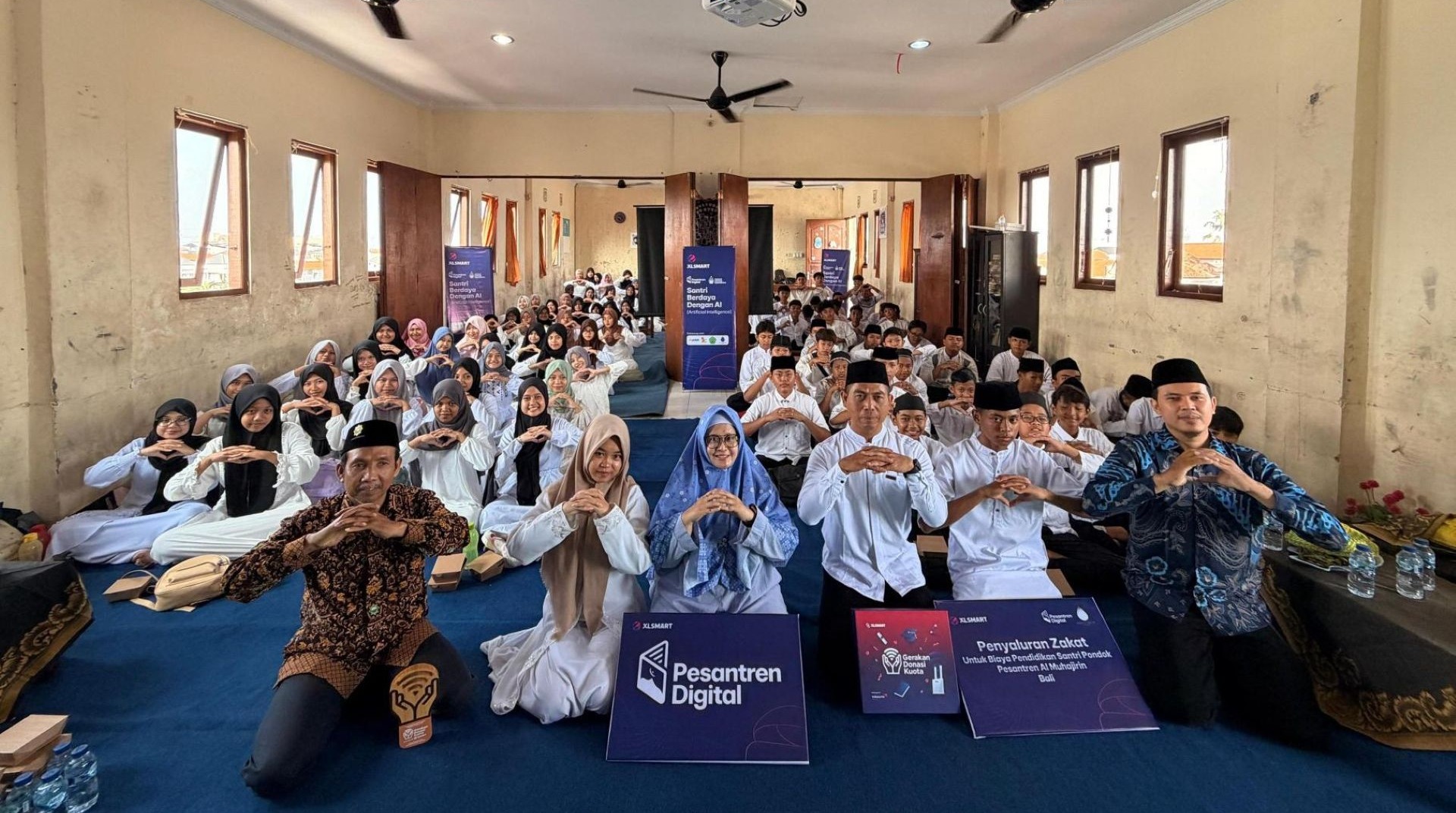 Pesantren Digital 2025, XLSMART dan DT Peduli Bekali Santri di Bali Literasi AI 