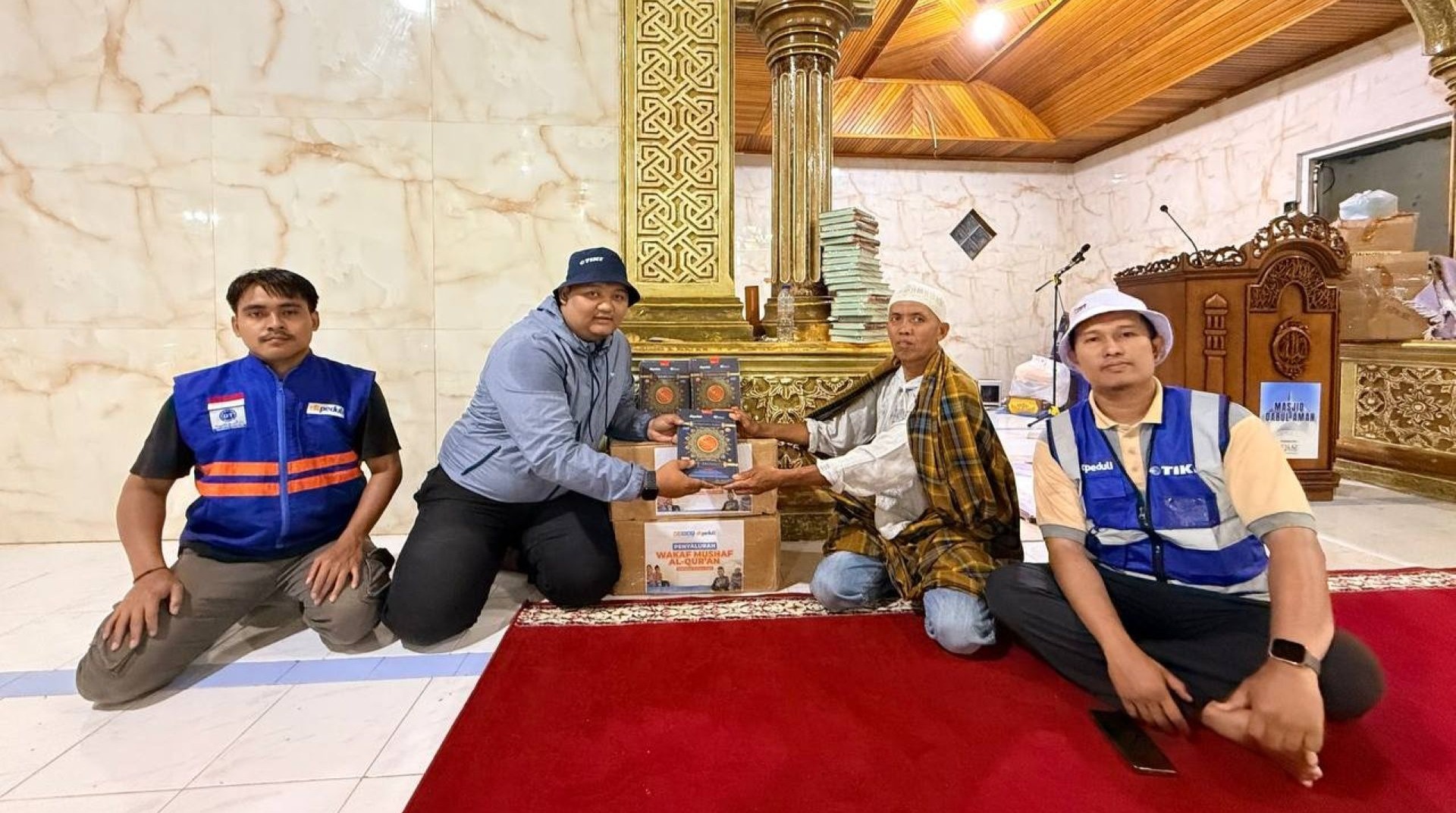 DT Peduli Sumbar Bersama Wakaf DT Salurkan Al-Qur’an ke Masjid dan Rumah Tahfidz Terdampak Banjir 