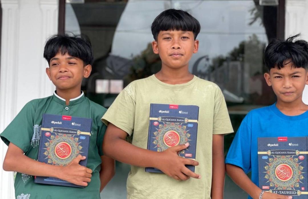Dukung Pemulihan Pascabencana Sumatera, DT Peduli dan Wakaf DT Salurkan 1.000 Al-Qur'an 