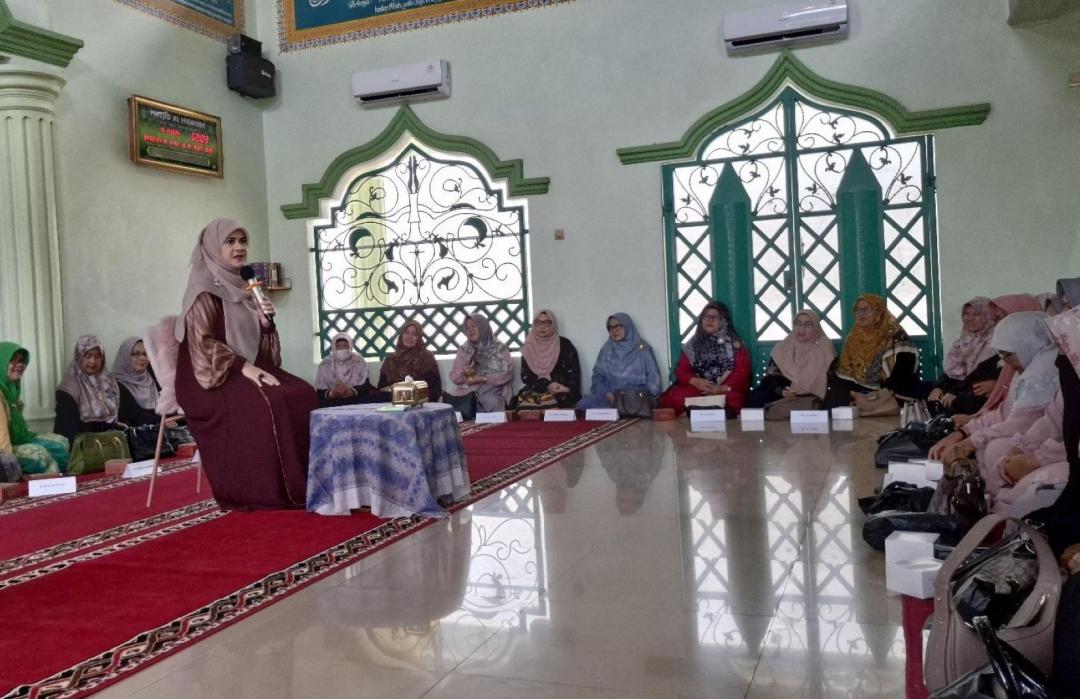 Safari Dakwah DT Peduli Serang, Bunda Astri Ivo Inspirasi Ratusan Jamaah di Serang dan Cilegon 