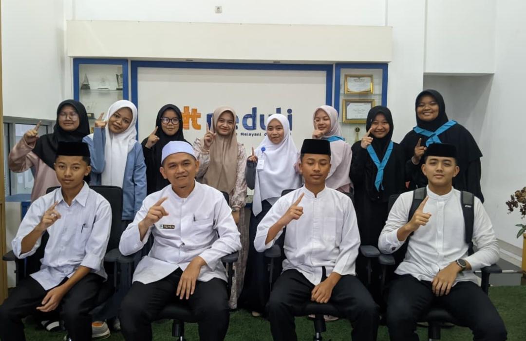 Bentuk Karakter Generasi Berdaya, DT Peduli Bandung Gelar Pembinaan Rutin bagi Pelajar Penerima Beasiswa 