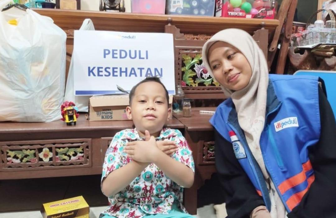 Senyum di Balik Perjuangan Dilan Melawan Leukimia 