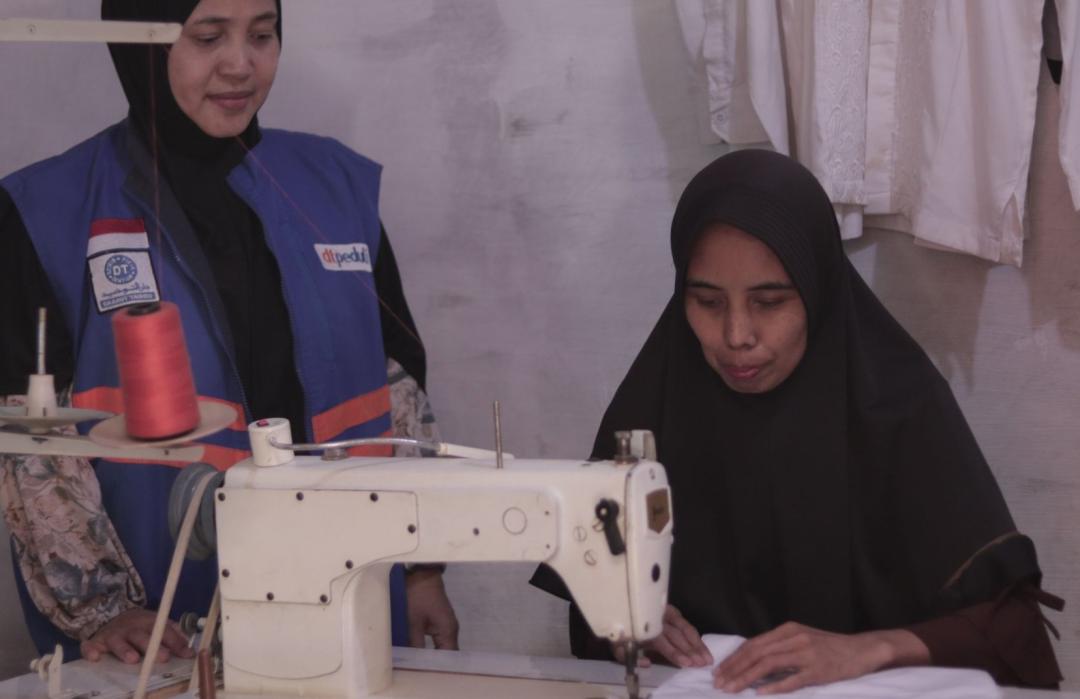 Mesin Jahit, Harapan Baru Yayat untuk Keluarga 