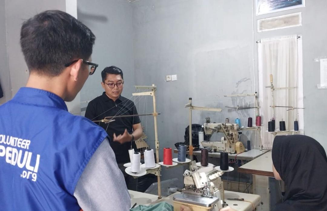 Menjahit Asa dan Kemandirian, DT Peduli Berdayakan Warga Ciawigebang Melalui Pelatihan Keterampilan 