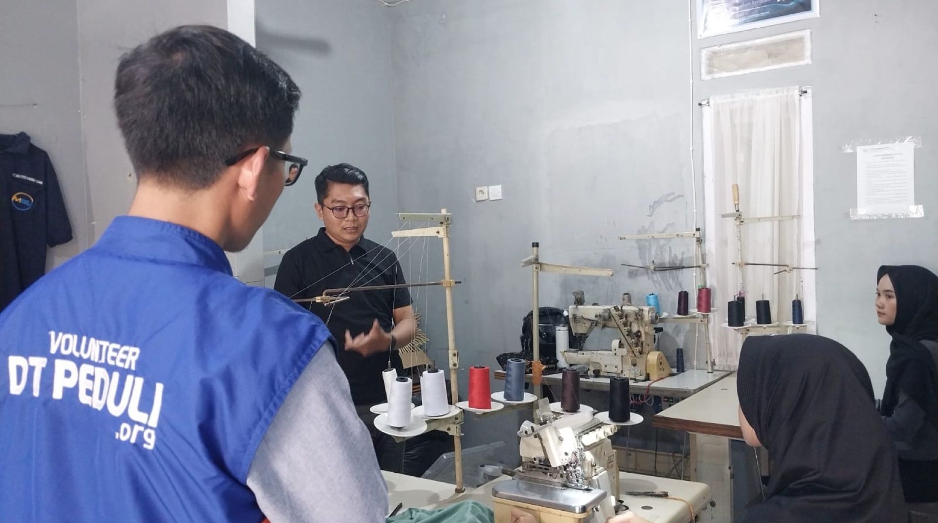 Menjahit Asa dan Kemandirian, DT Peduli Berdayakan Warga Ciawigebang Melalui Pelatihan Keterampilan 