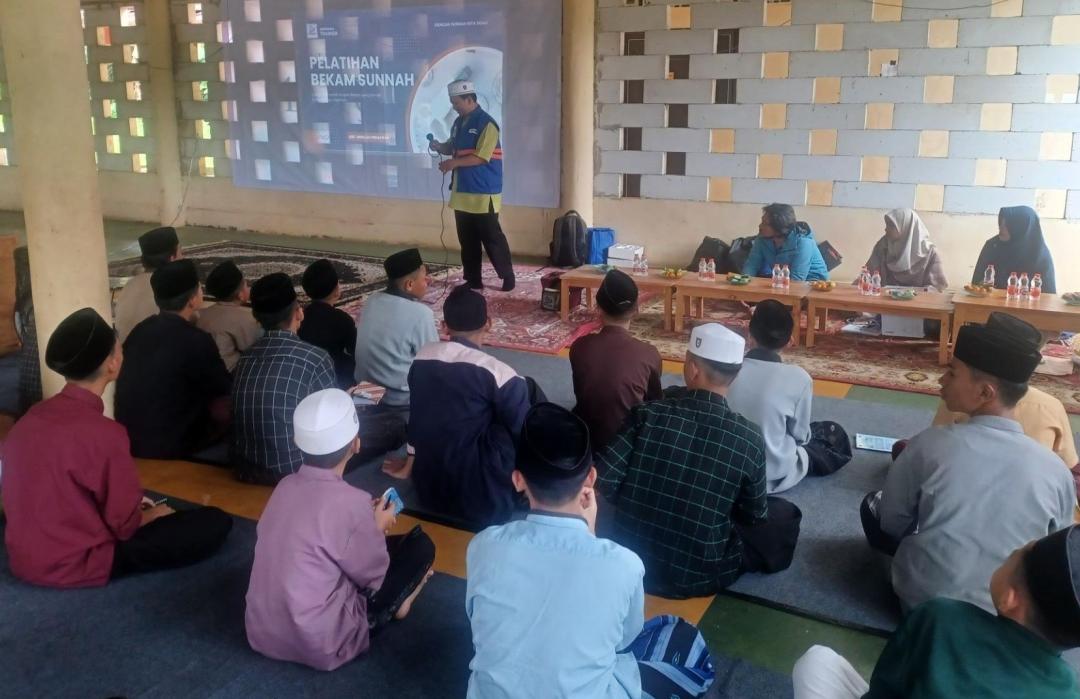 Bekali Santri Keterampilan Thibbun Nabawi, DT Peduli Bogor Gelar Pelatihan Bekam di PTQ Pondok Bambu 
