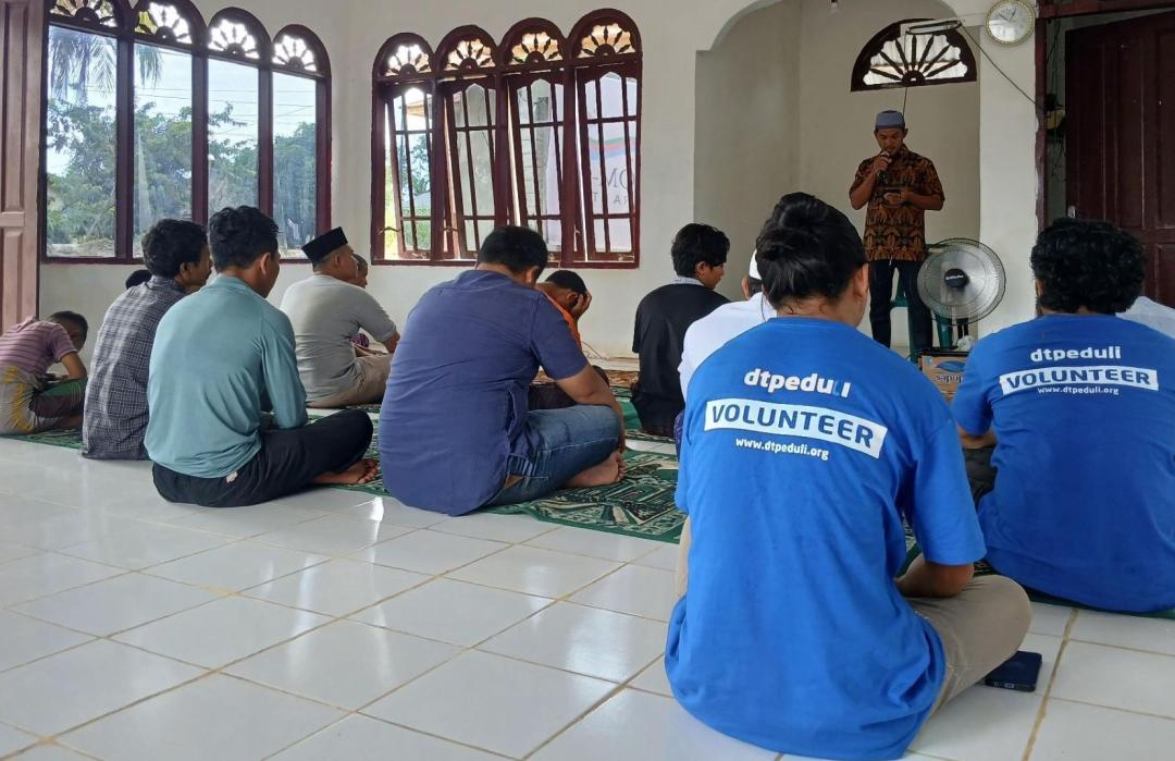 Pascabanjir Bandang, DT Peduli Sumut Inisiasi Shalat Jumat Perdana di Masjid Taqwa Muhammadiyah Batang Toru  