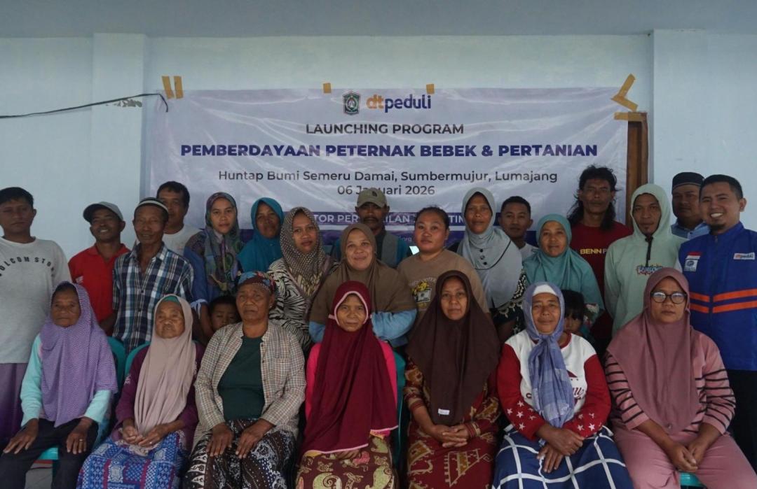 Dorong Kemandirian Warga Huntap Lumajang, DT Peduli Luncurkan Program Peternakan Bebek 