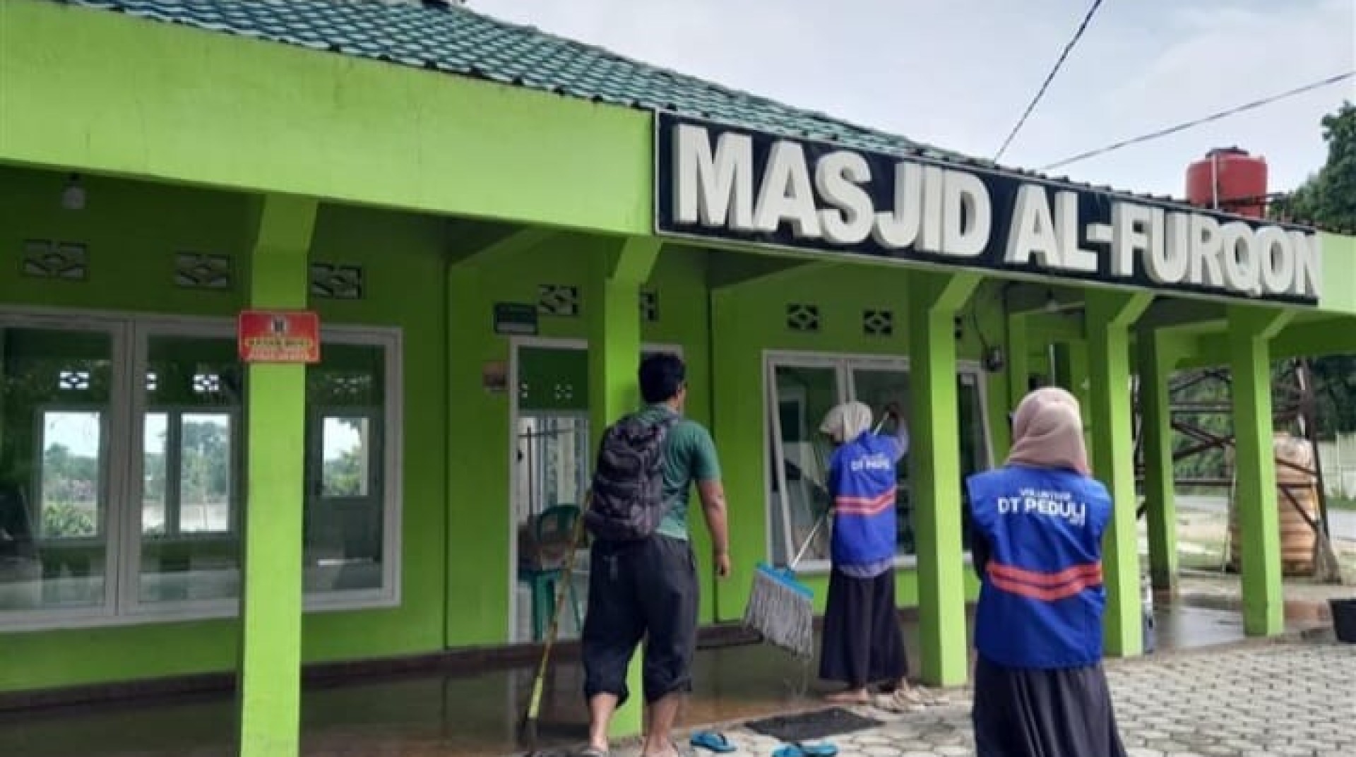 Inilah Cara Santri Beasiswa Mahasiswa DT Peduli Jambi Makmurkan Masjid 