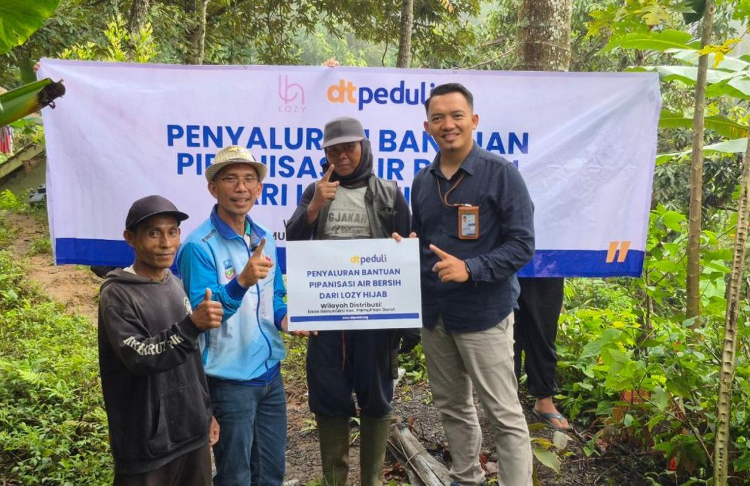 Air Bersih Mengalir, DT Peduli Garut Salurkan 800 Meter Pipa untuk Warga Pamulihan 
