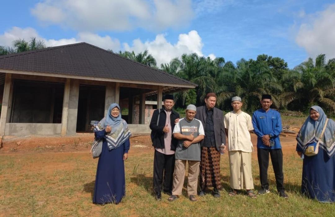 Kembangkan Pendidikan Berbasis Pesantren, PDF DT Bandung Tinjau Kesiapan Lahan Wakaf PDTI Jambi 