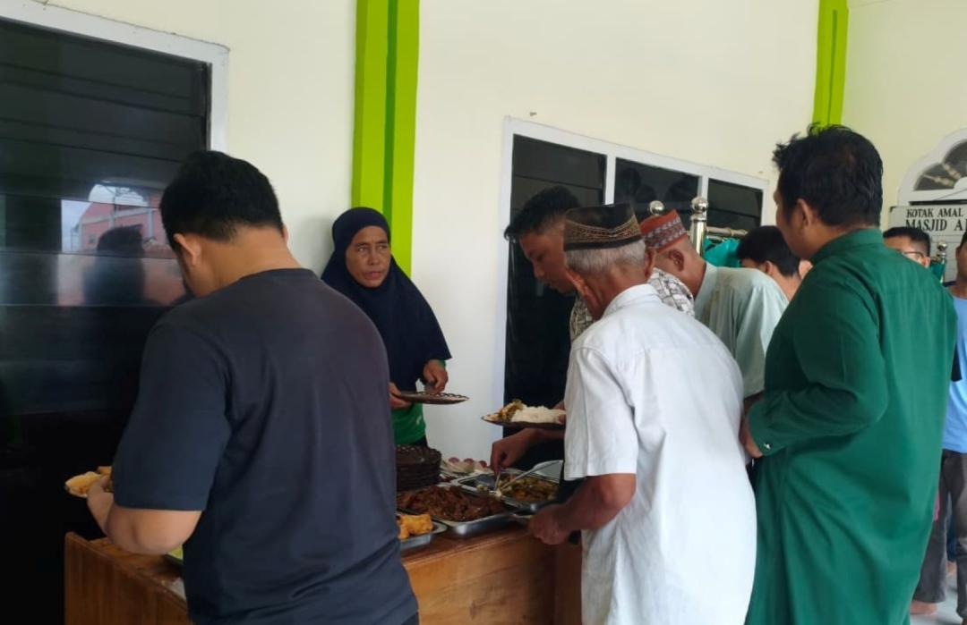 Warung Sedekah Jumat Berkah, DT Peduli Metro Sajikan Makan Gratis di Masjid Al Hidayah 