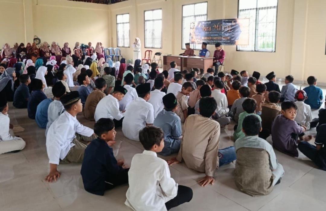 Peringati Isra Mi’raj, DT Peduli Metro Tanamkan Karakter dan Adab Melalui Program MMQ di SDN 1 Metro Timur 