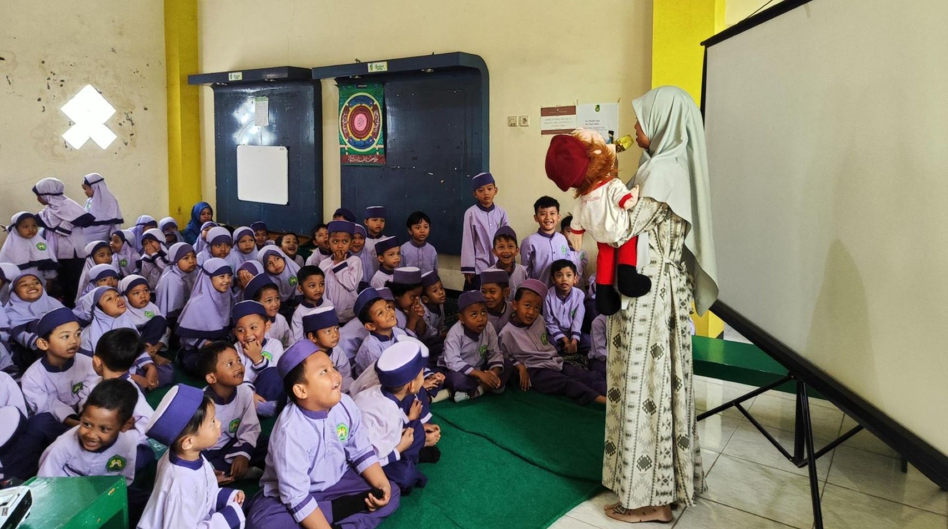 Peringati Isra Mi’raj, DT Peduli Gelar Safari Berkisah di 22 Sekolah se-Malang Raya 