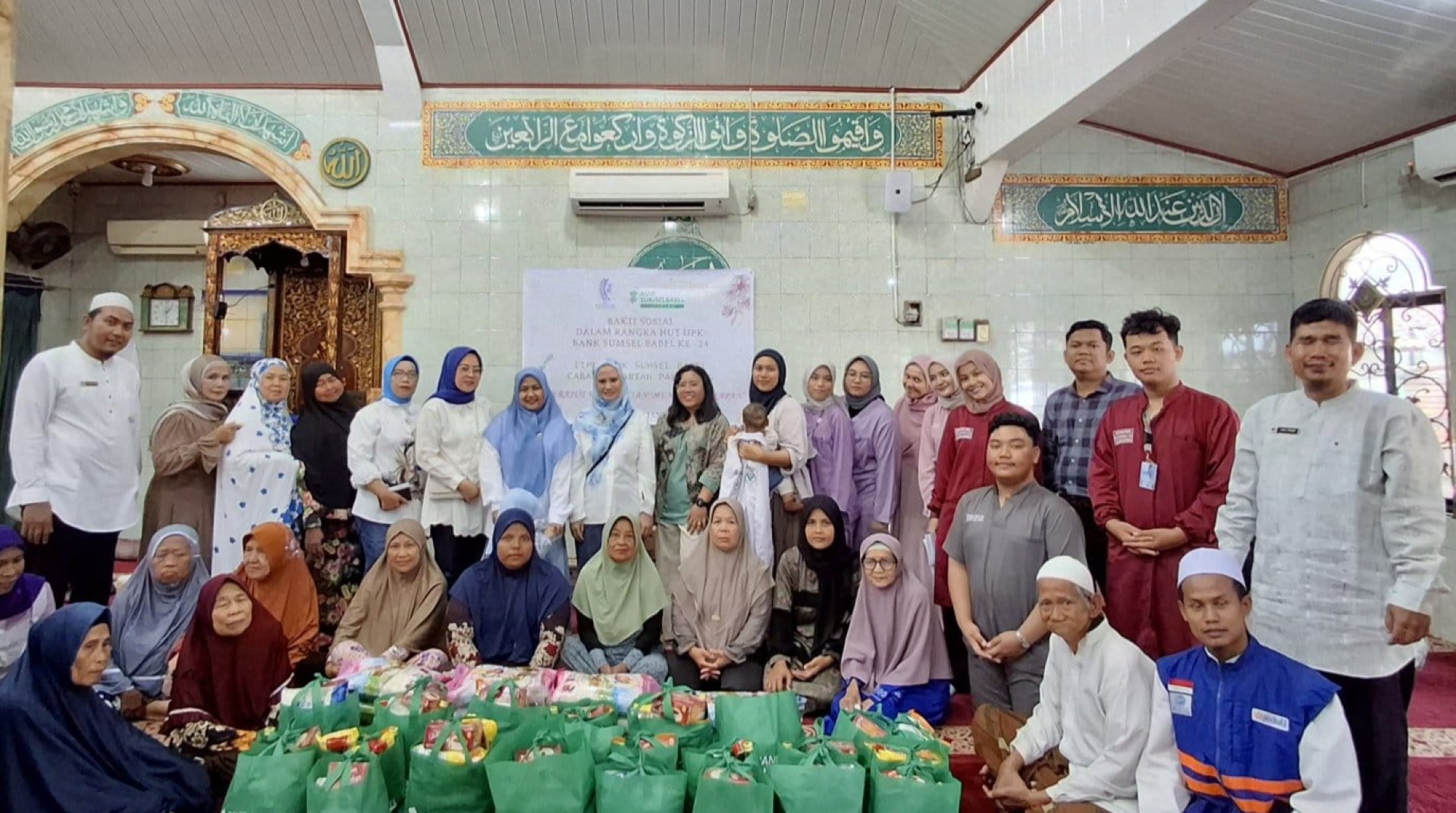 DT Peduli Bersama IIPK Bank Sumsel Babel Syariah Salurkan Sembako dan Layanan Kesehatan Gigi 